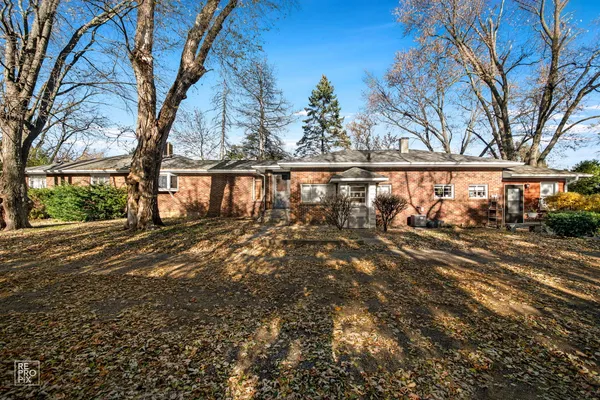 $2,250 | 32857 North Alleghany Road, Unit W, Grayslake, IL 60030