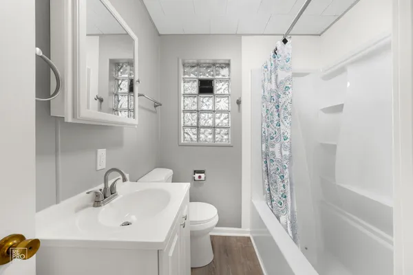 $2,250 | 32857 North Alleghany Road, Unit W, Grayslake, IL 60030