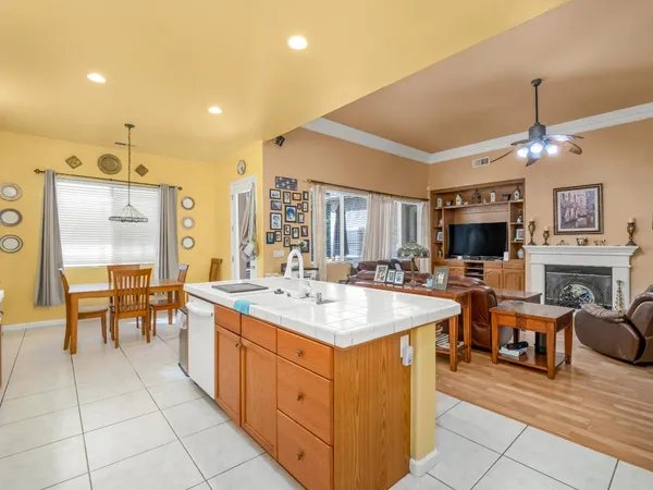 $525,000 | 4769 North Emerald Peak Drive, Clovis, CA 93619