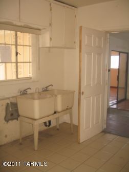 702 West Roger Road Tucson, AZ 85705 - Photo 19 of 25