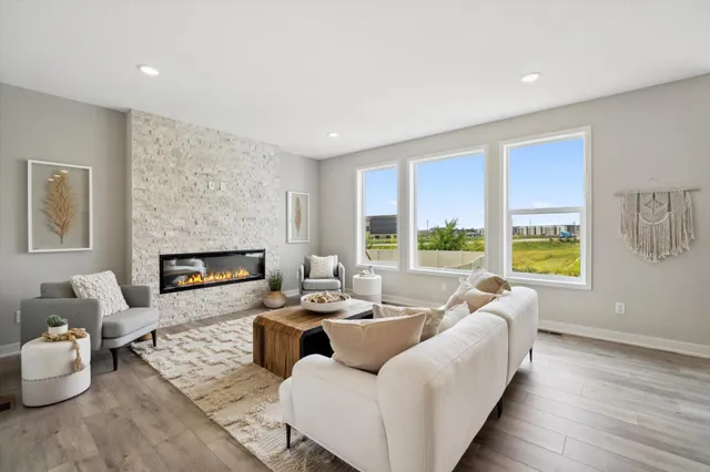 $745,000 | 7427 Water Street, Shakopee, MN 55379