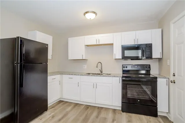 $1,310 | 6401 East 149th Street, Grandview, MO 64030