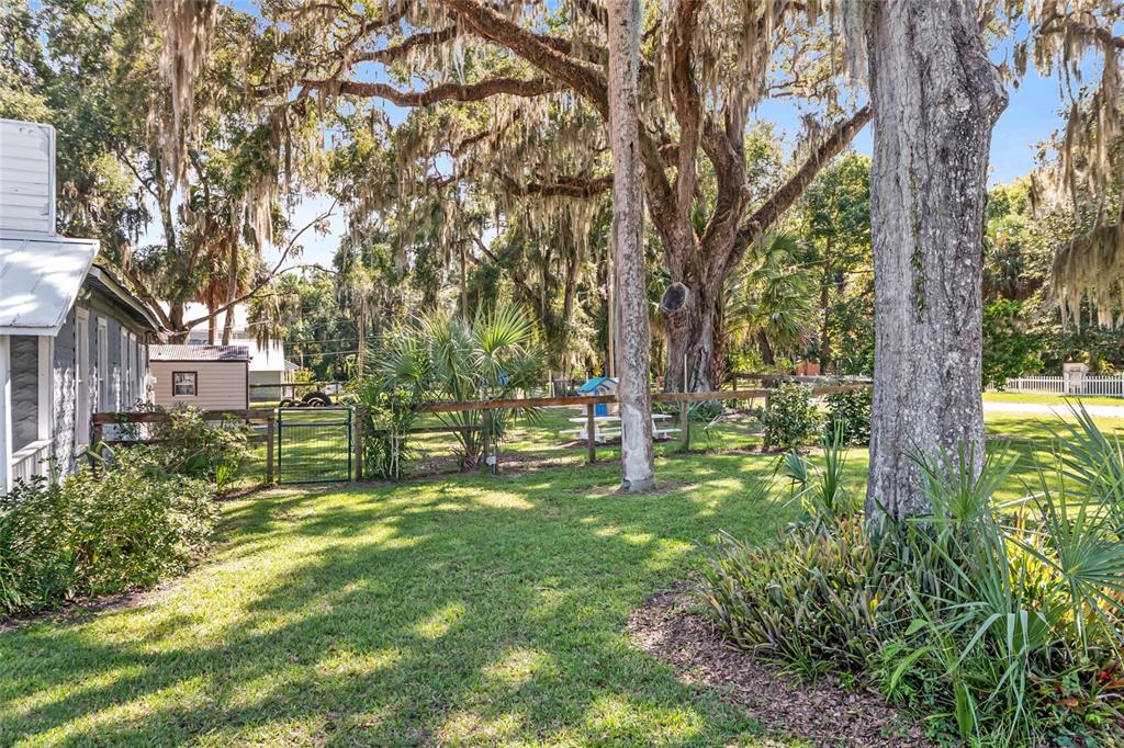 5610 Avenue G McIntosh, FL 32664 - Photo 15 of 64