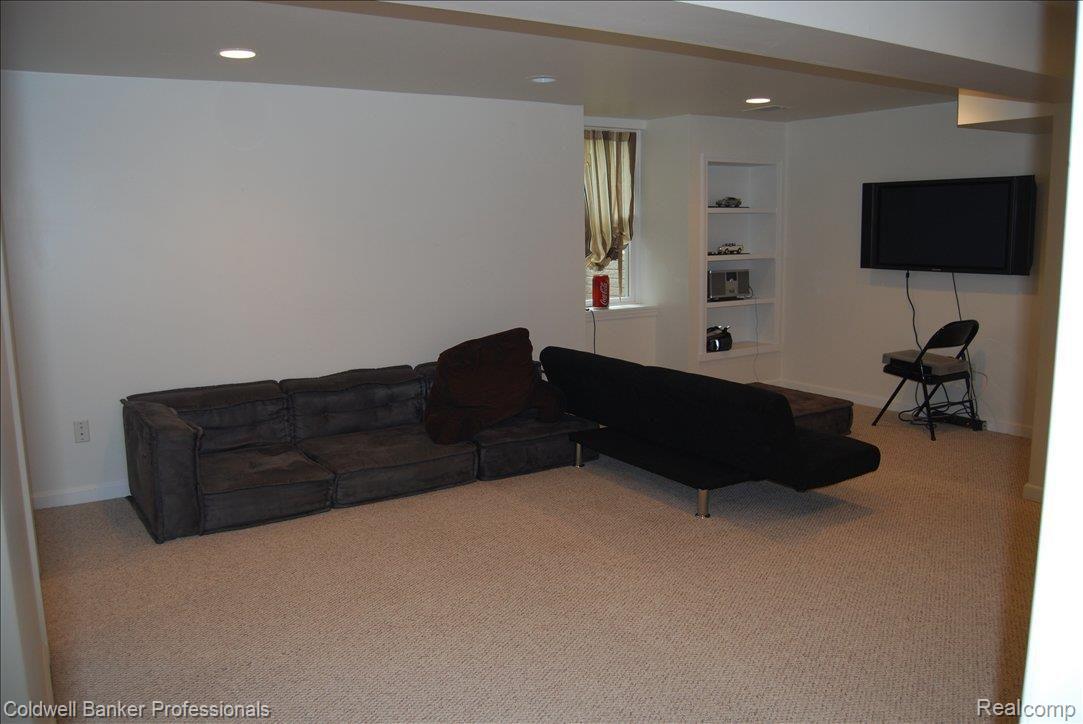 626 North Adams Road Birmingham, MI 48009 - Photo 24 of 25 DSC_0331