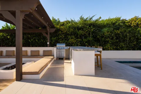 $11,000,000 | 5811 Murphy Way, Malibu, CA 90265