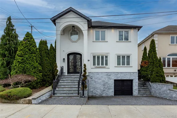 $2,588,888 | 154-96 Riverside Drive | Beechhurst