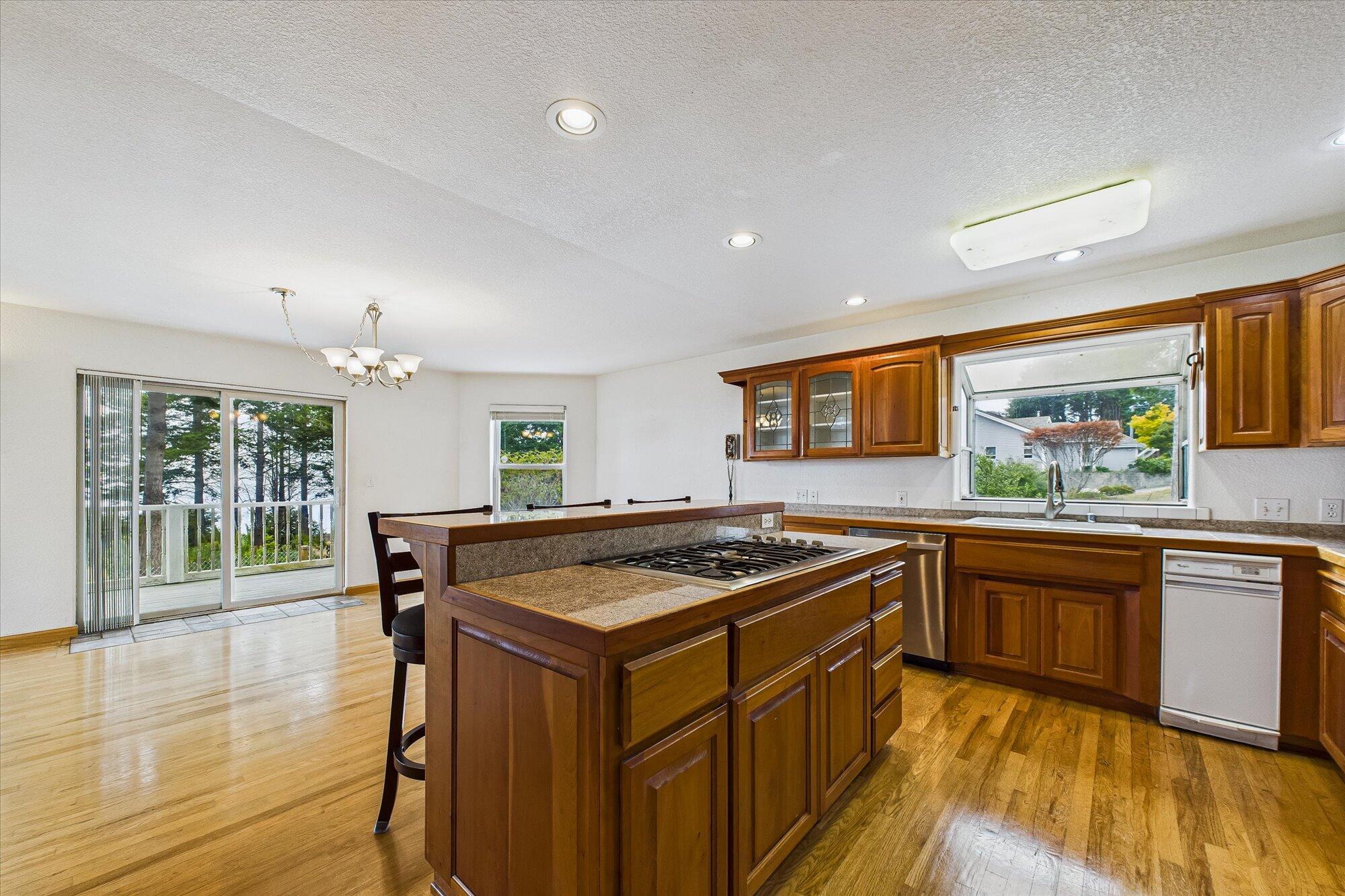 341 Seafoam Road Whitethorn, CA 95589 - Photo 18 of 68