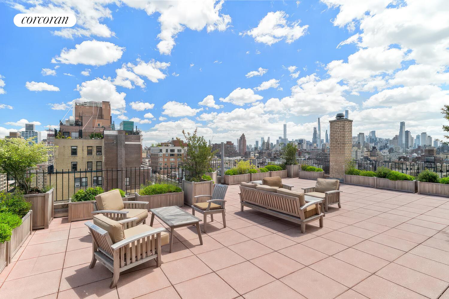 140 Riverside Drive, Unit 9M Manhattan, NY 10024 - Photo 9 of 10