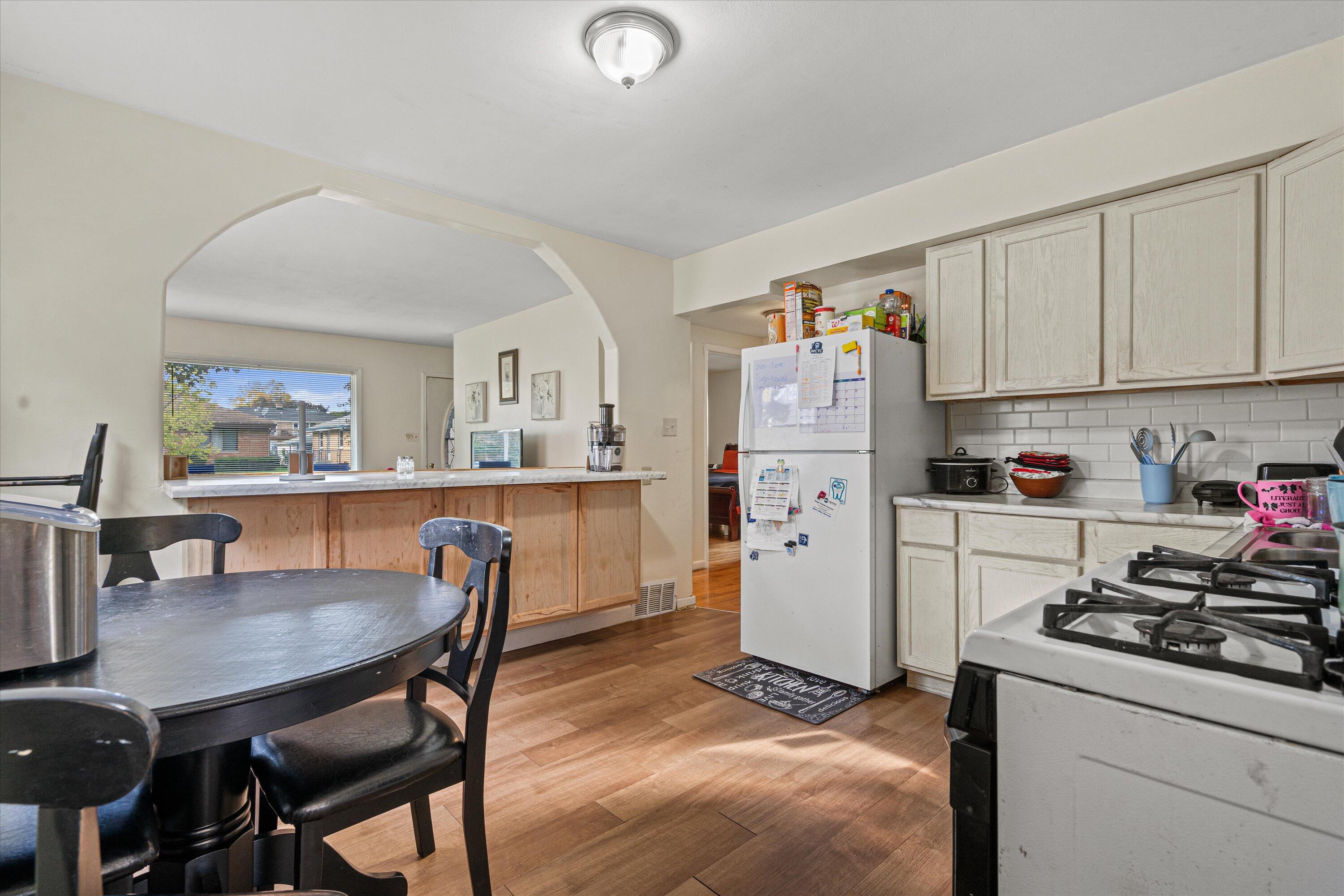 4480 North 83rd Street Milwaukee, WI 53218 - Photo 11 of 37 11-DSC02999