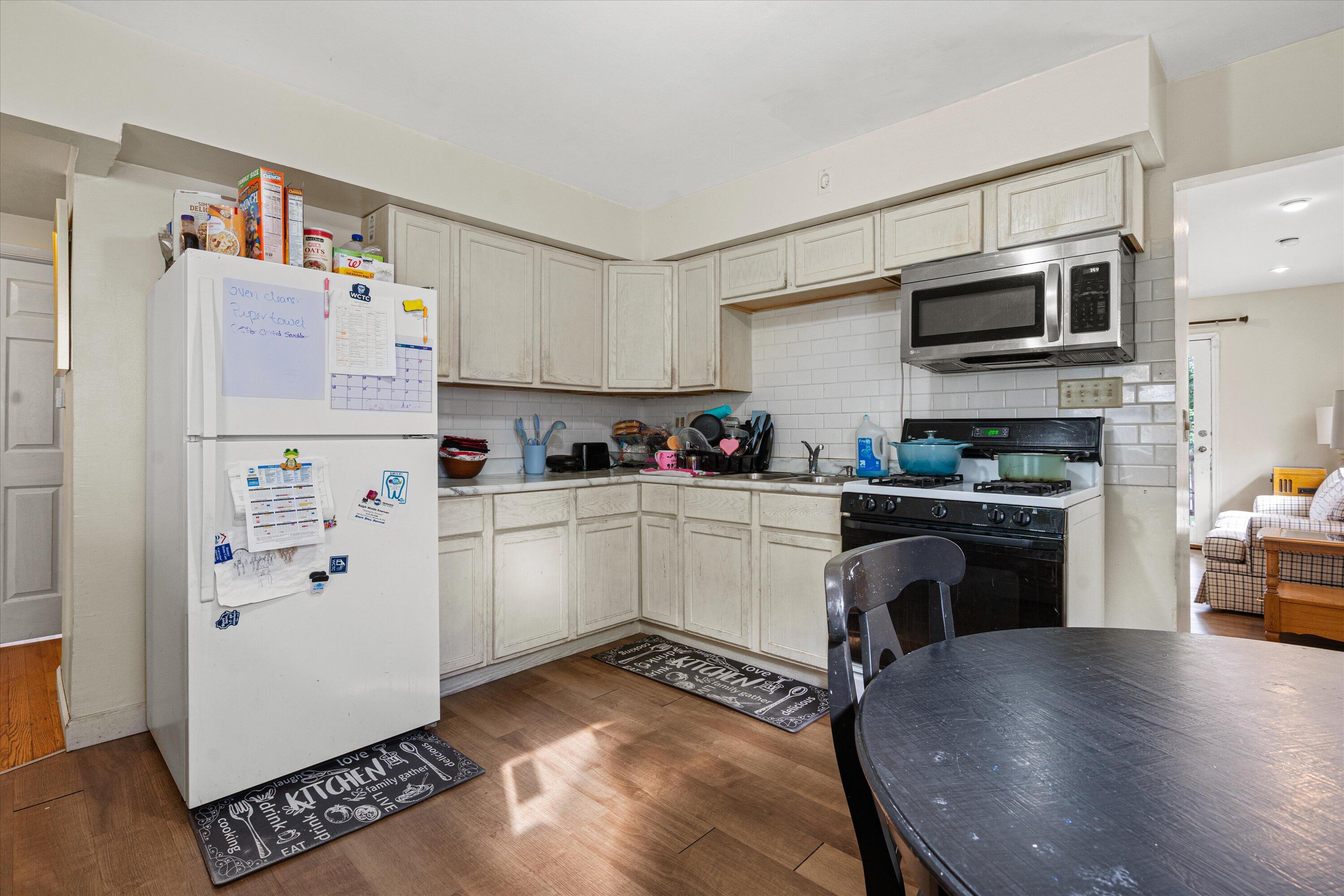 4480 North 83rd Street Milwaukee, WI 53218 - Photo 12 of 37 12-DSC03005