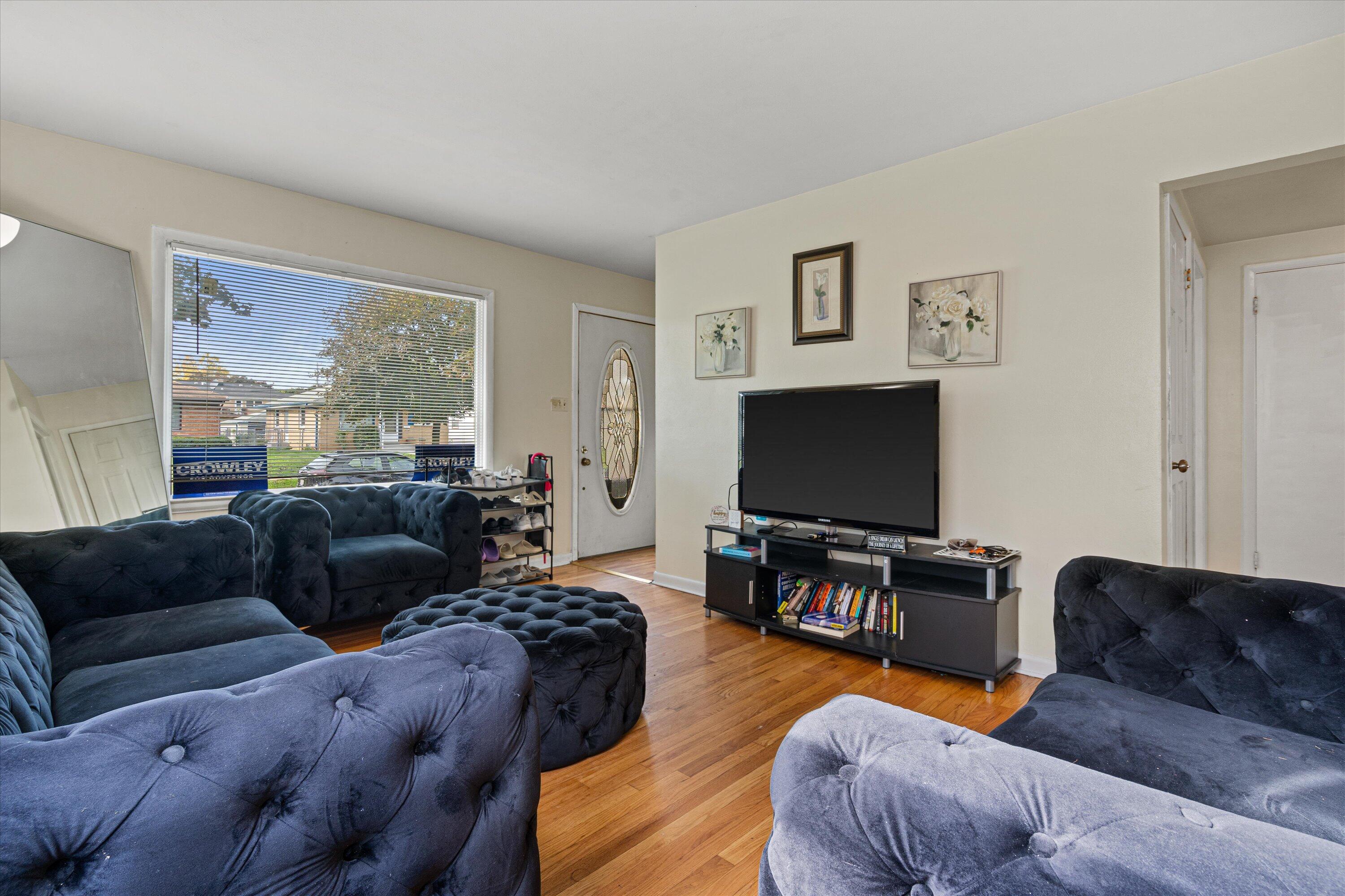 4480 North 83rd Street Milwaukee, WI 53218 - Photo 23 of 37 04-DSC02954