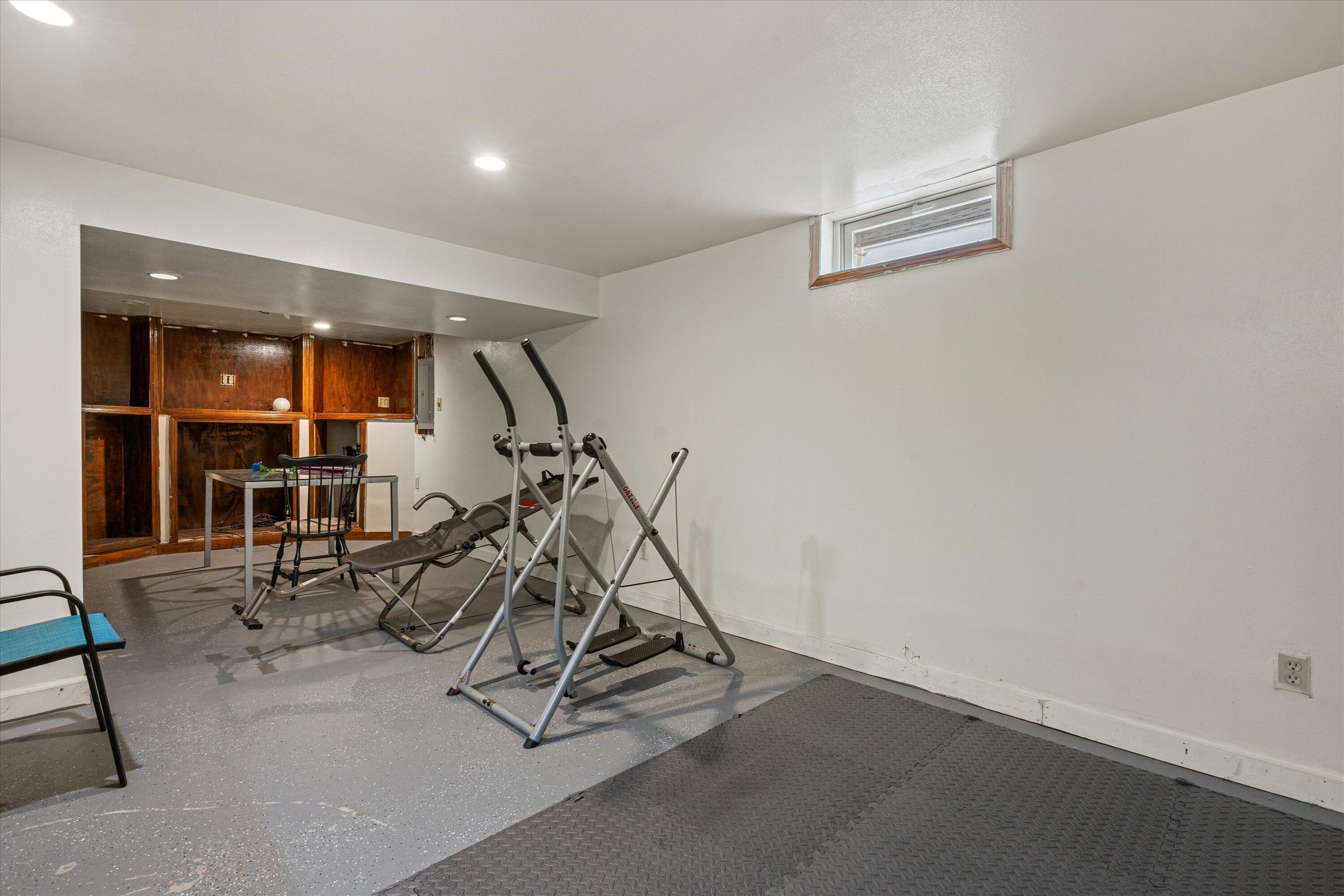 4480 North 83rd Street Milwaukee, WI 53218 - Photo 26 of 37 16-DSC03029