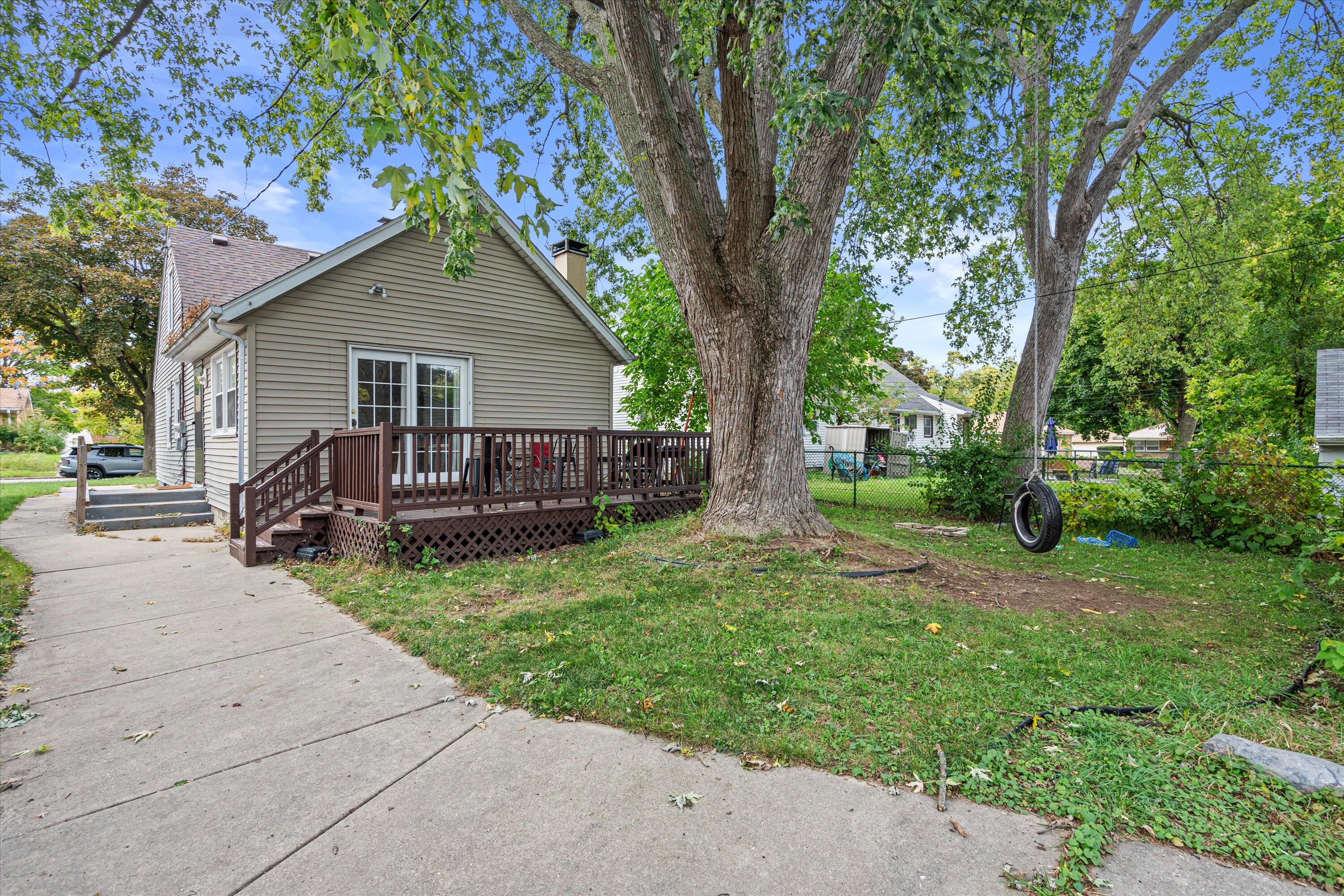 4480 North 83rd Street Milwaukee, WI 53218 - Photo 4 of 37 28-DSC03095