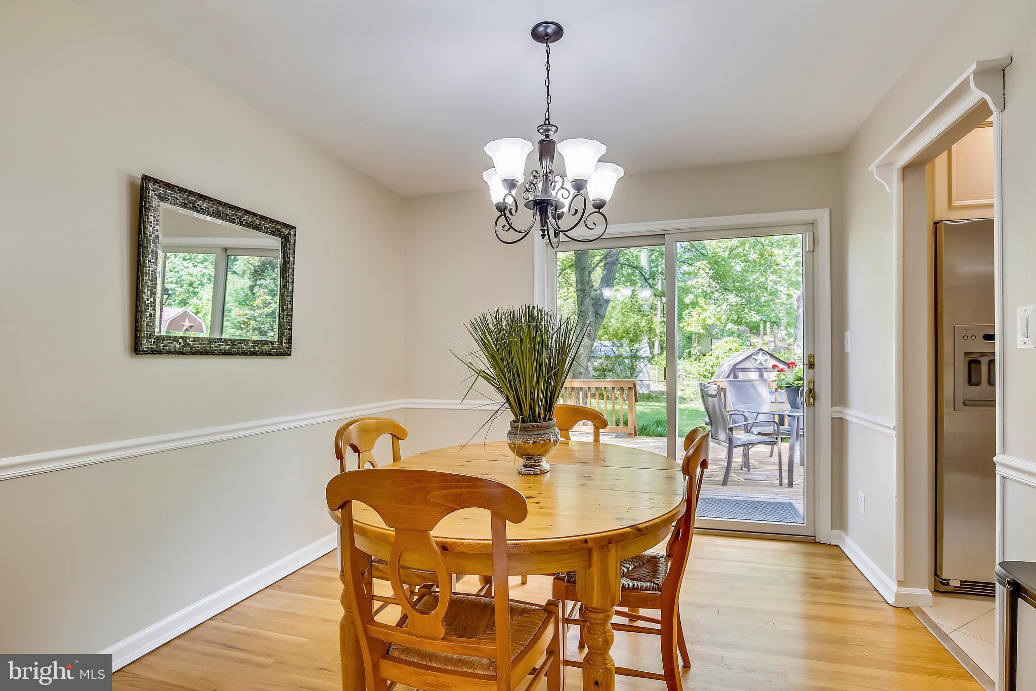 8844 Stark Road Annandale, VA 22003 - Photo 11 of 57 Spacious Dining Rm has room for everyone!!