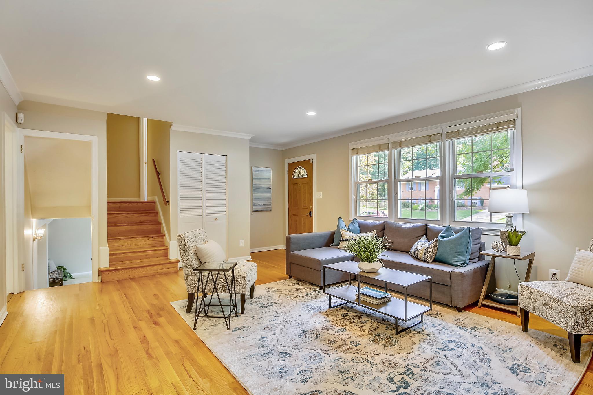 8844 Stark Road Annandale, VA 22003 - Photo 8 of 57 Wonderful Natural Light floods this Living Room!