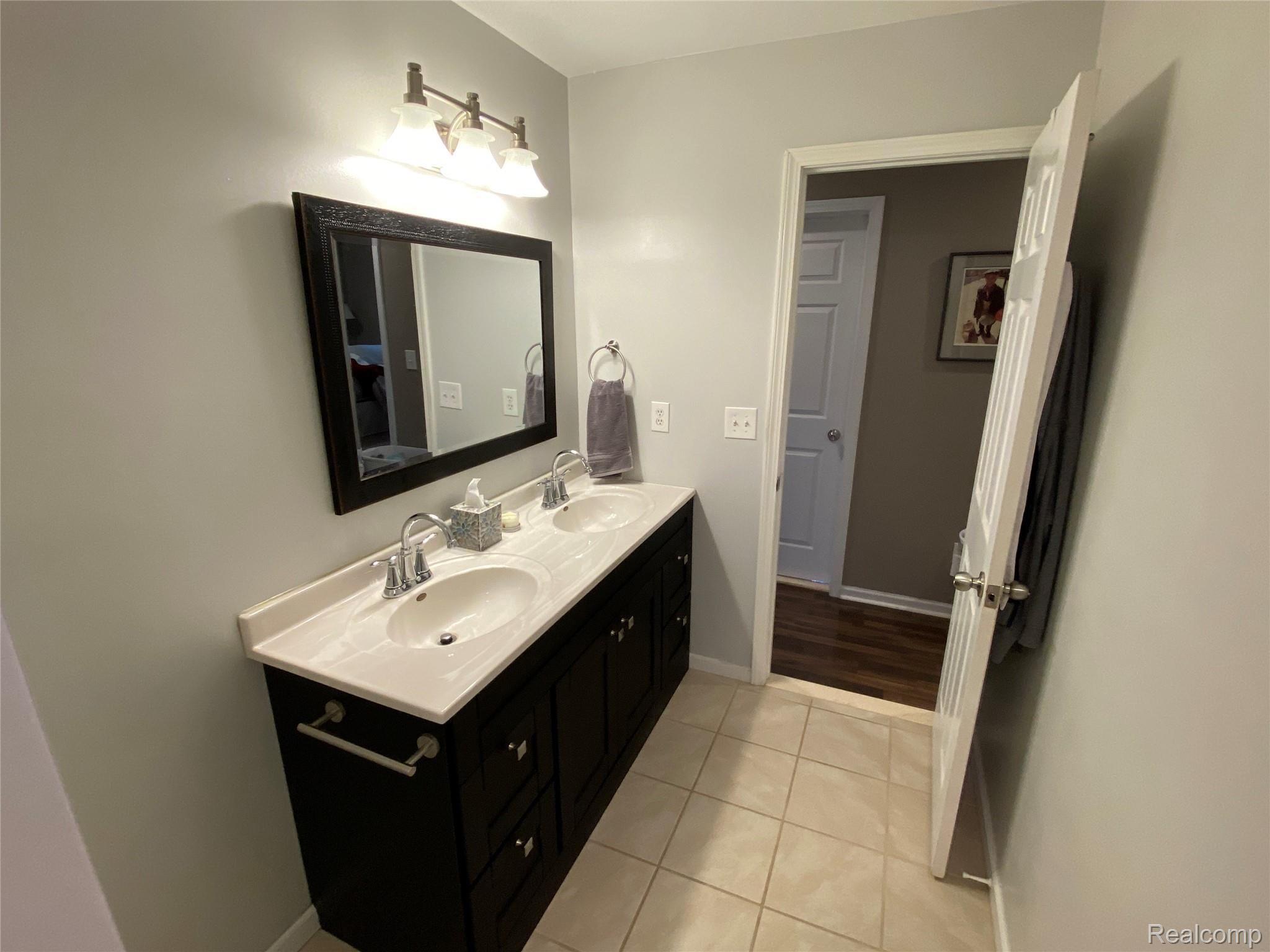 3337 Benstein Road Commerce Township, MI 48382 - Photo 26 of 39 IMG_2625.JPG
