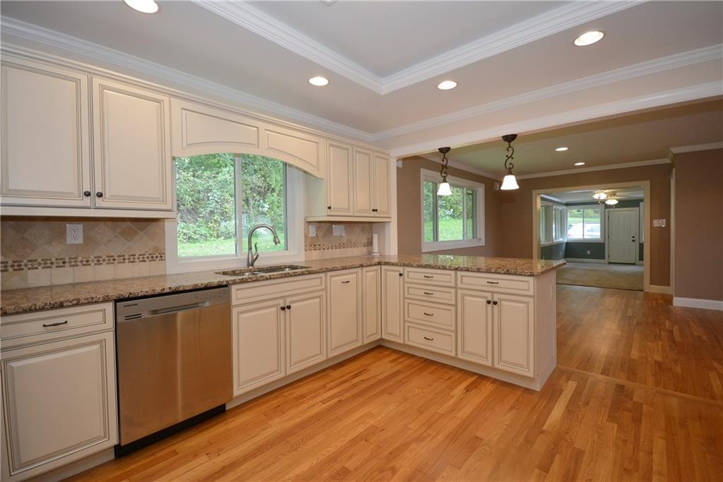 1148 Mohawk Road McDonald, PA 15057 - Photo 3 of 25 Gallery Image 3