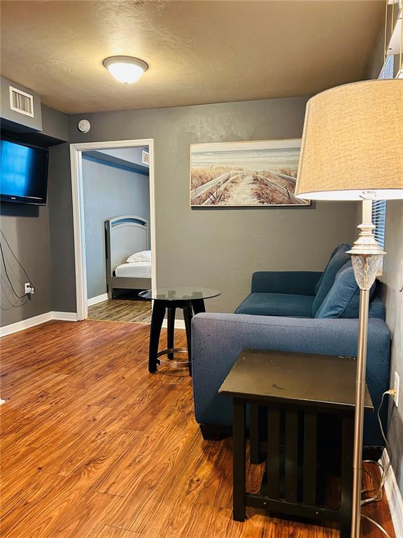 1027 Southeast 5th Avenue Gainesville, FL 32601 - Photo 3 of 19