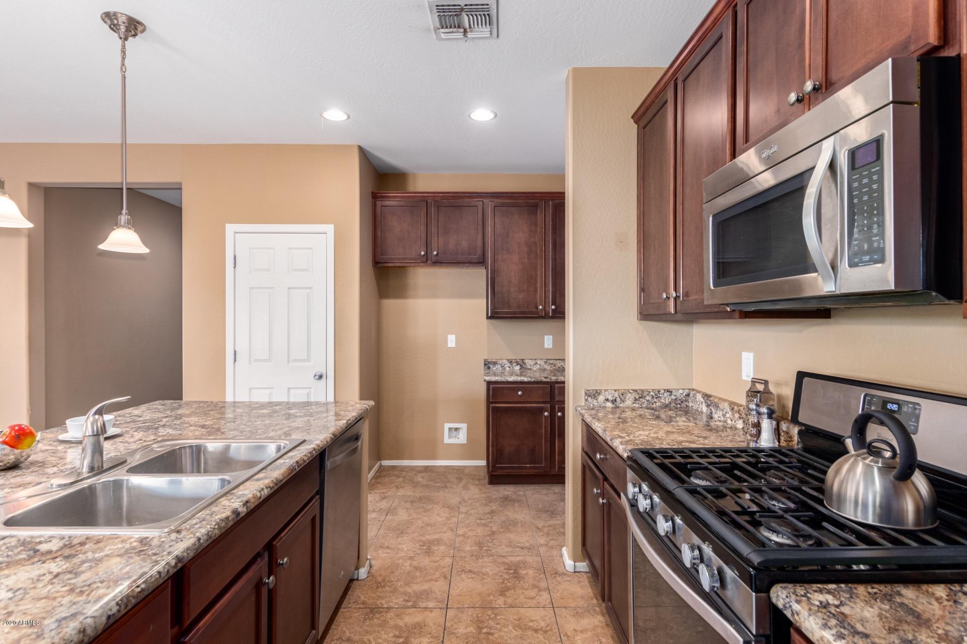 7543 West Darrel Road Laveen, AZ 85339 - Photo 9 of 27 i. Kitchen