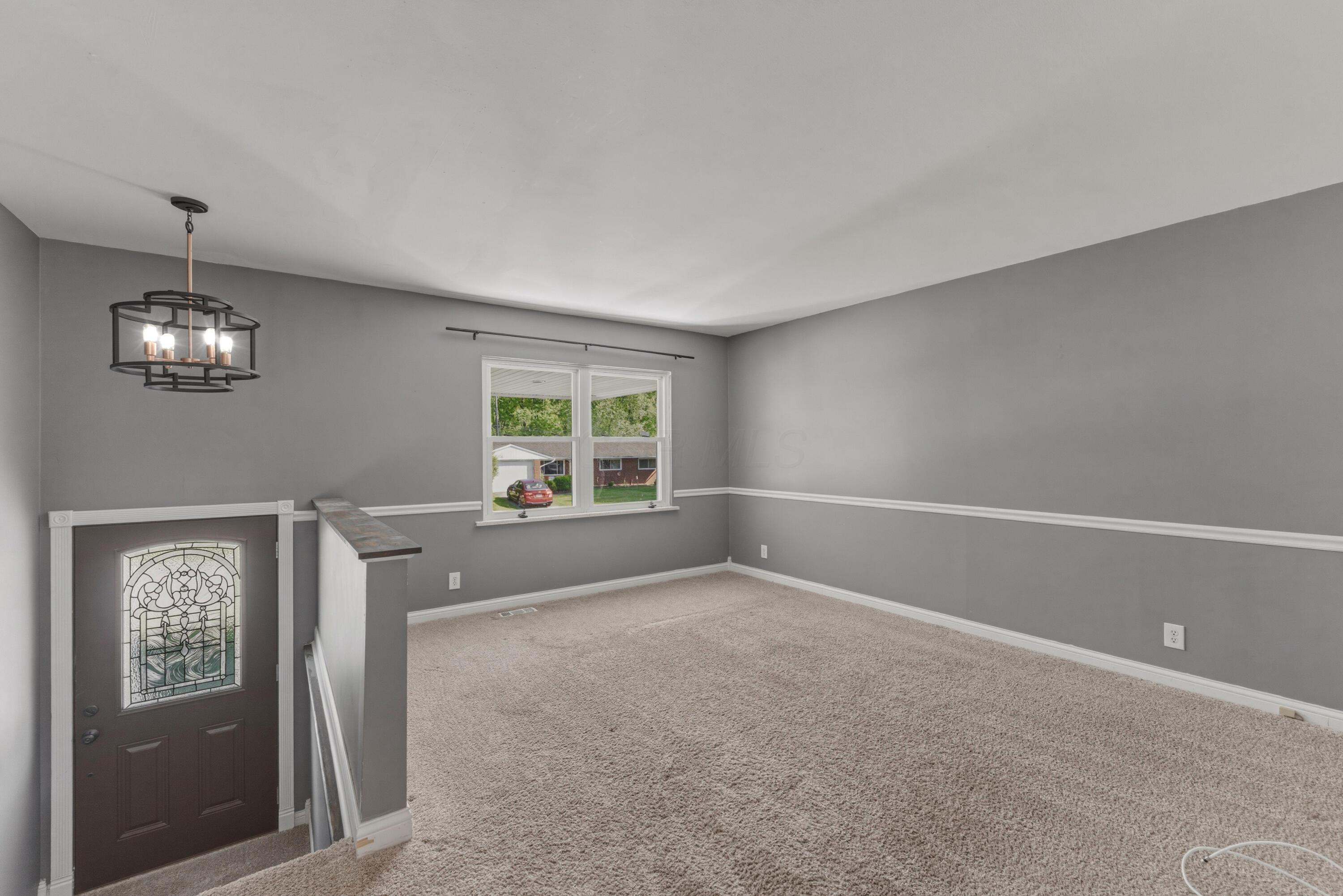 291 Hawthorne Road Sunbury, OH 43074 - Photo 14 of 29 Livingroom1
