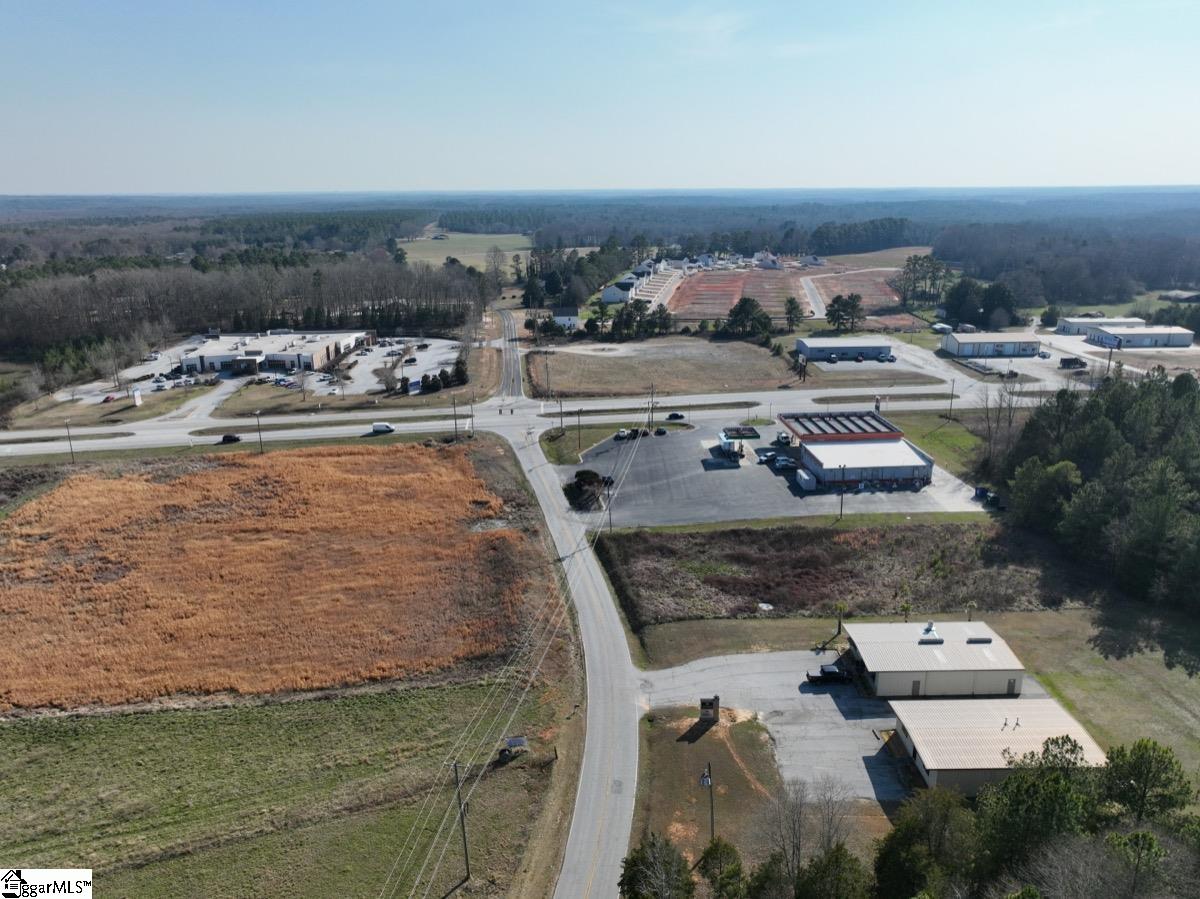 602 Templeton Road Laurens, SC 29360 - Photo 4 of 10