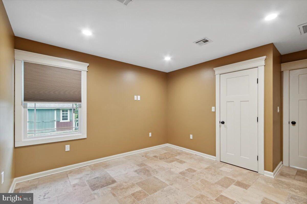 114 Wilburtha Road Ewing, NJ 08628 - Photo 15 of 27