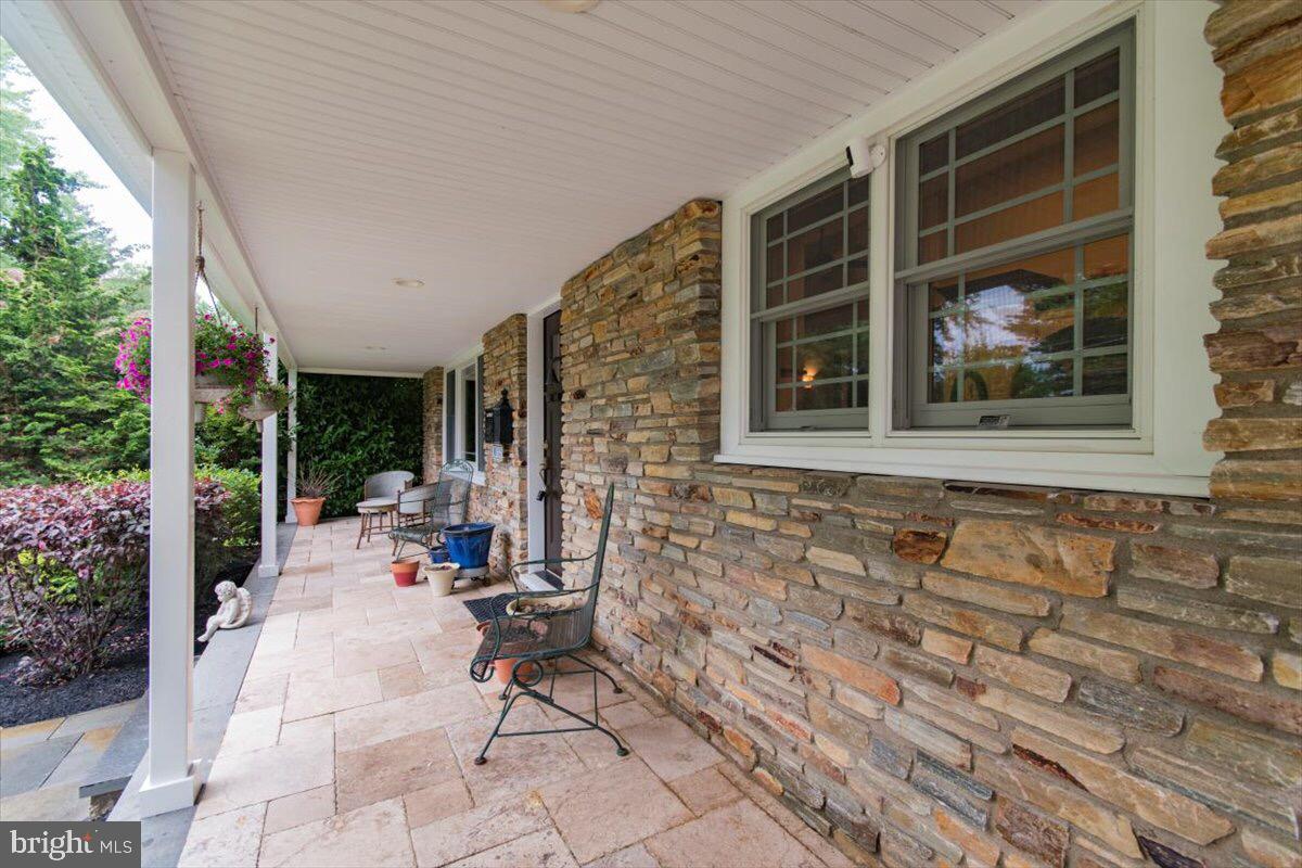 114 Wilburtha Road Ewing, NJ 08628 - Photo 3 of 27