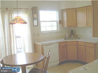 906 Hamilton Road Collegeville, PA 19426 - Photo 6 of 8 Kitchen