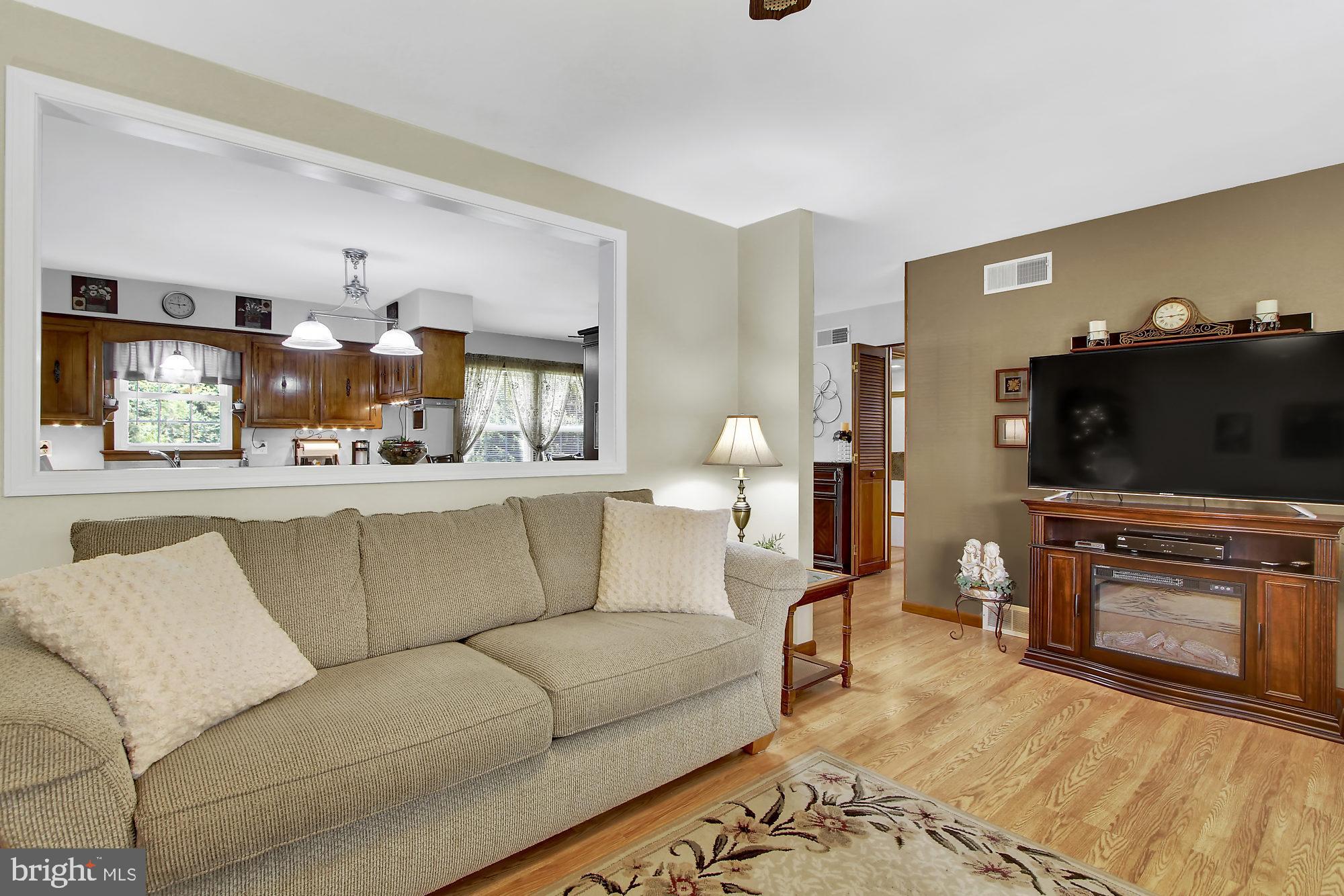 230 Bankert Road Hanover, PA 17331 - Photo 5 of 34 Living Room