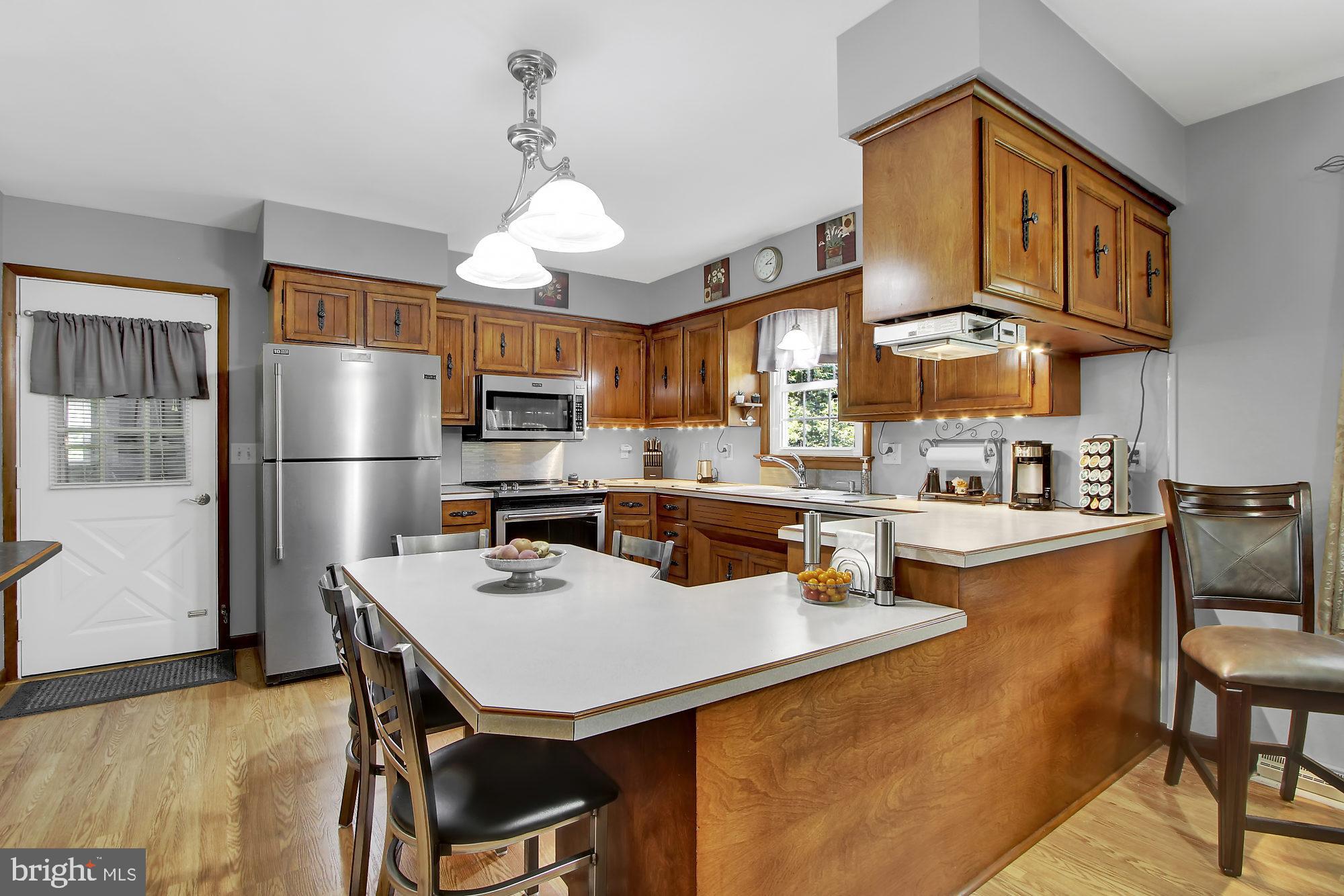 230 Bankert Road Hanover, PA 17331 - Photo 10 of 34 Kitchen w/ Breakfast Bar