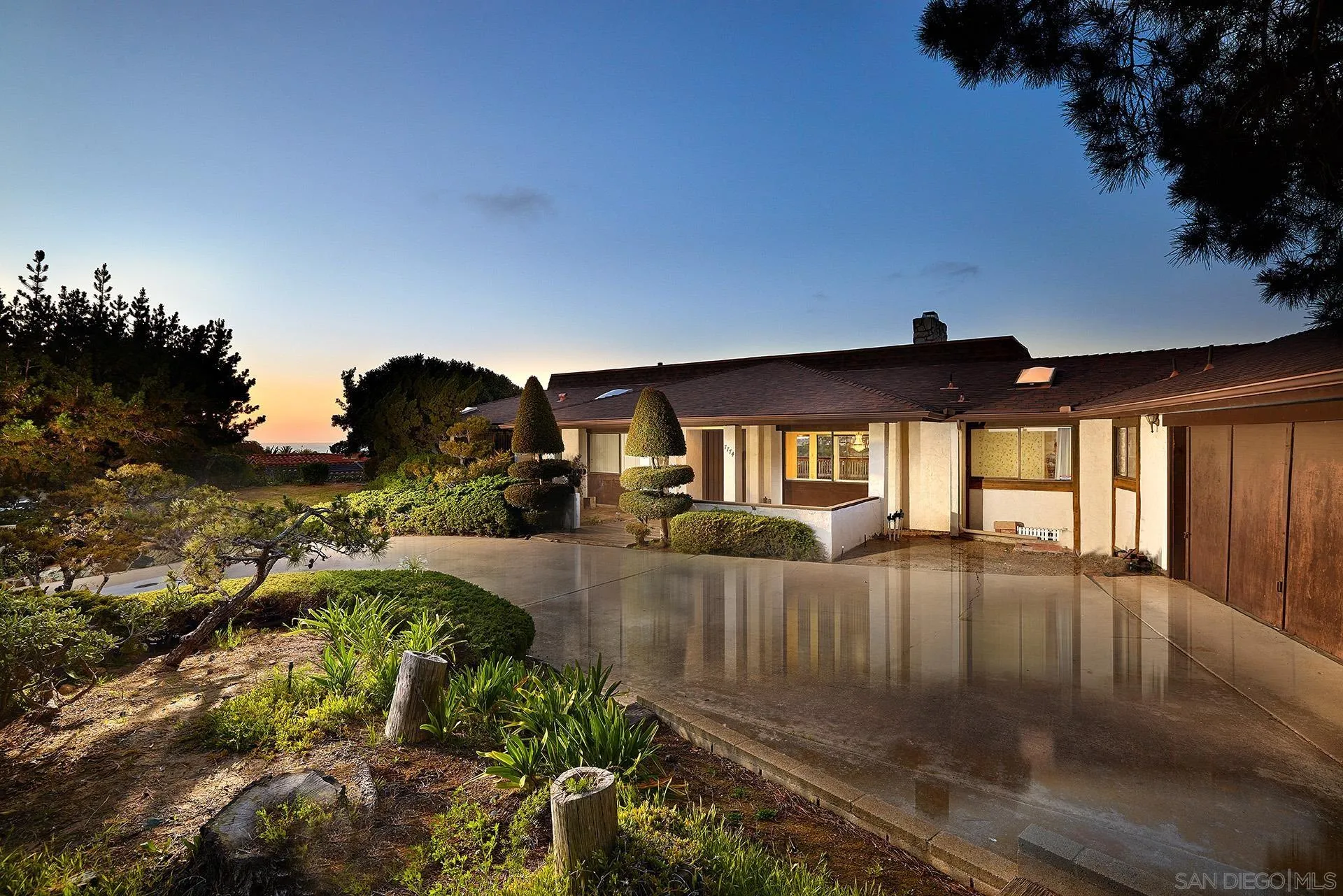 7774 Via Capri La Jolla, CA 92037 - Photo 2 of 45 a view of a house with balcony