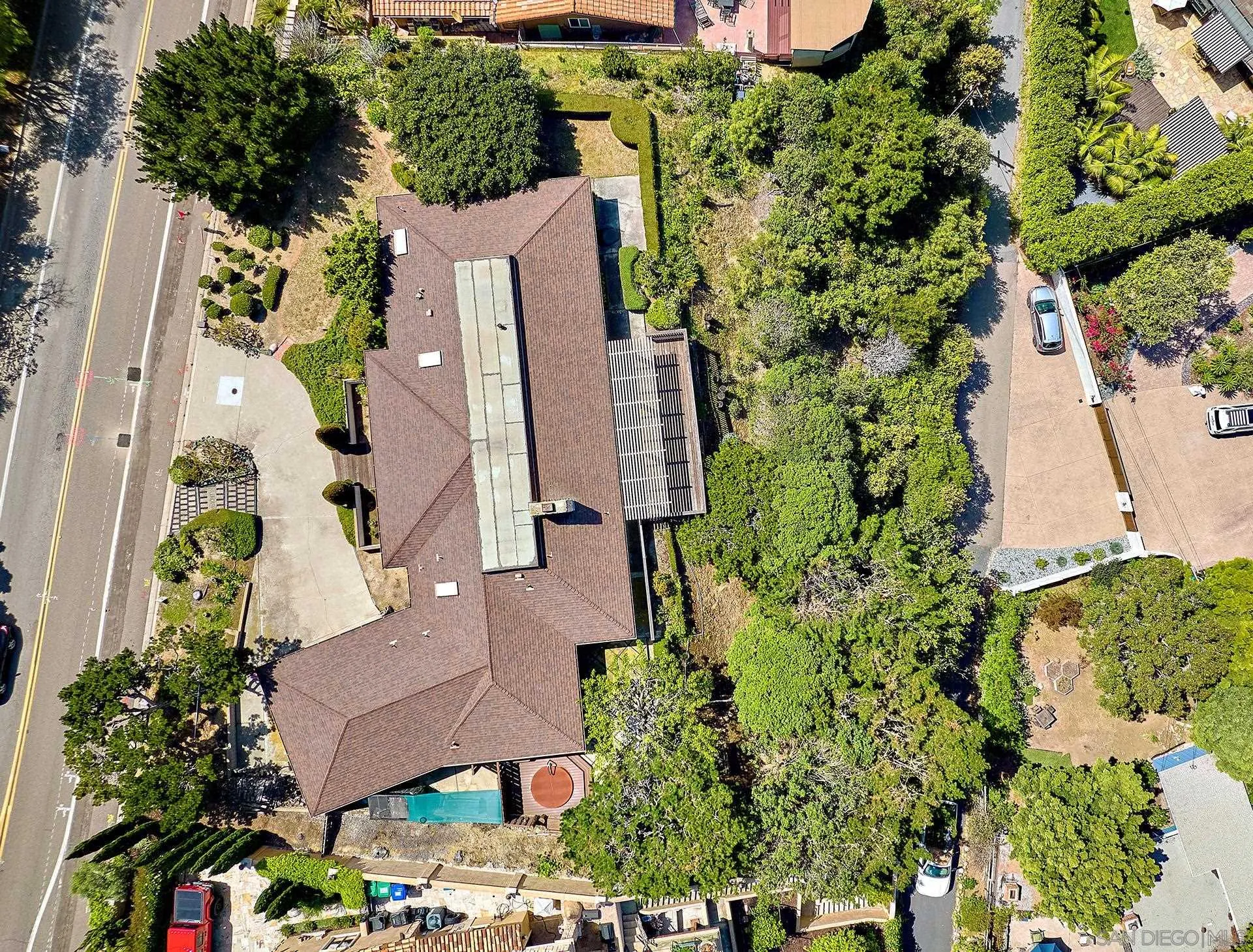 7774 Via Capri La Jolla, CA 92037 - Photo 34 of 45 an aerial view of a house with a garden