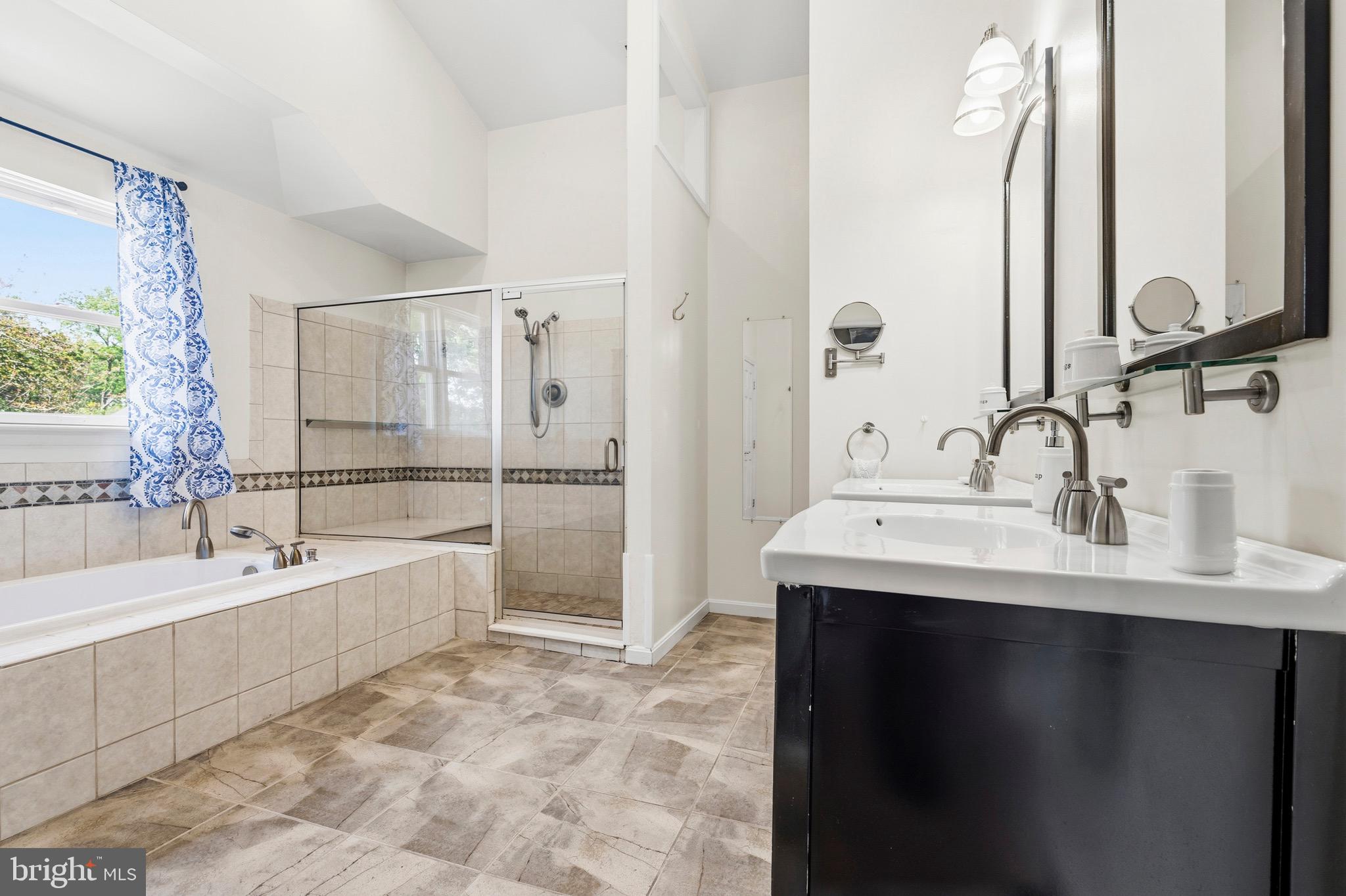 1260 Hillside Road Pasadena, MD 21122 - Photo 20 of 50 Primary ensuite