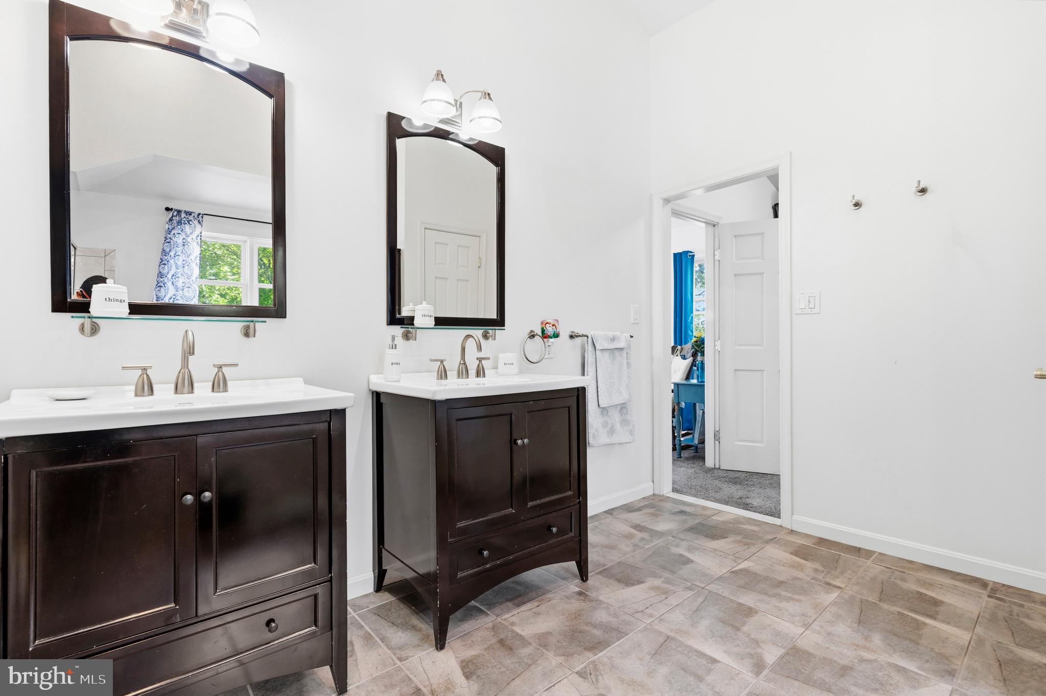 1260 Hillside Road Pasadena, MD 21122 - Photo 21 of 50 Primary ensuite