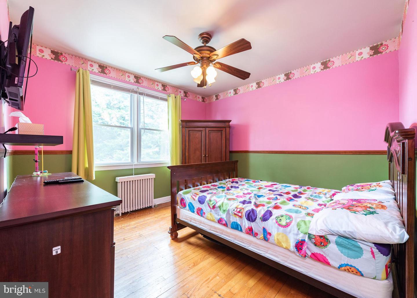 819 Wicklow Road Baltimore, MD 21229 - Photo 12 of 21 Second bedroom