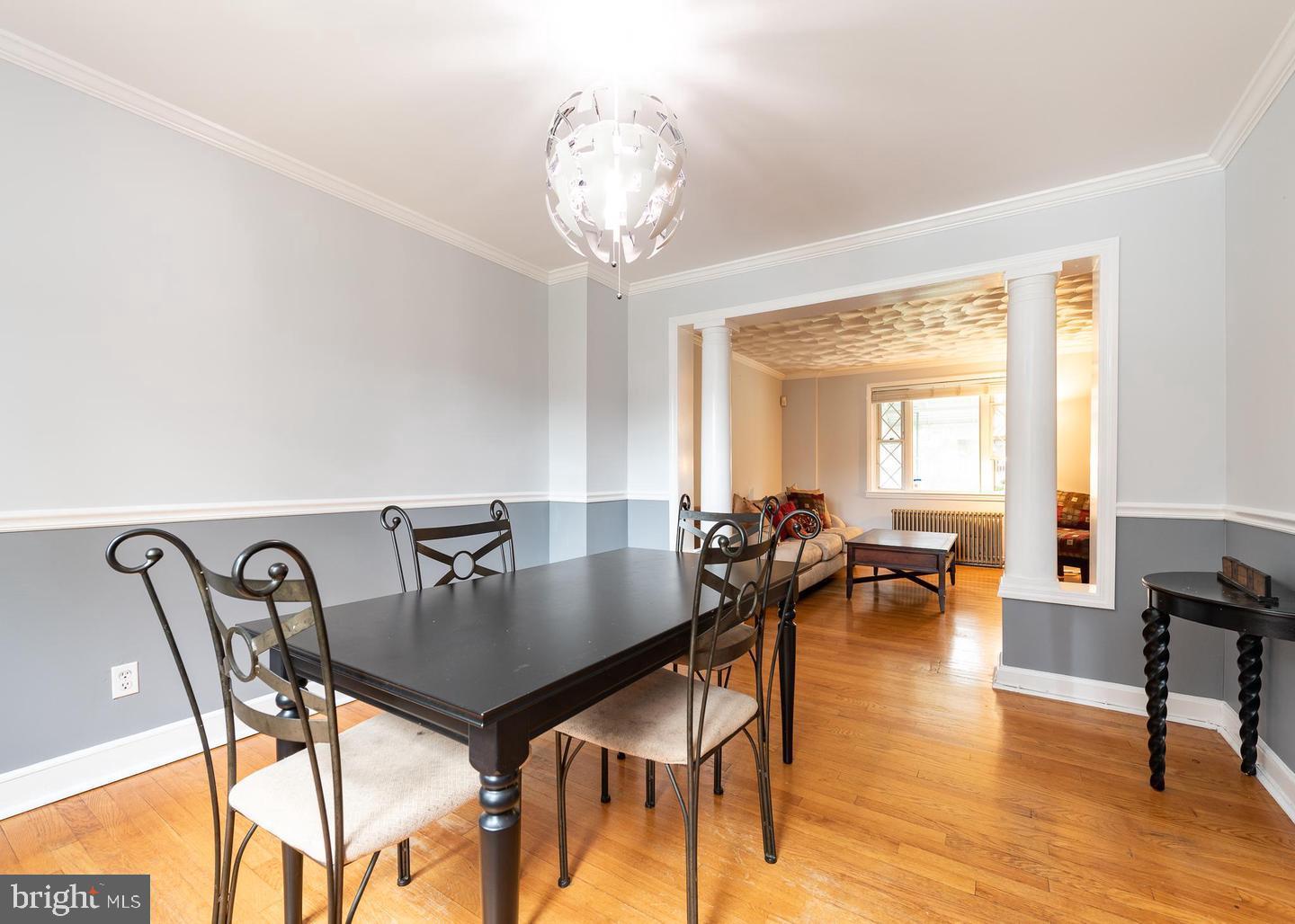 819 Wicklow Road Baltimore, MD 21229 - Photo 7 of 21 Tastefully decorated with Room Columns