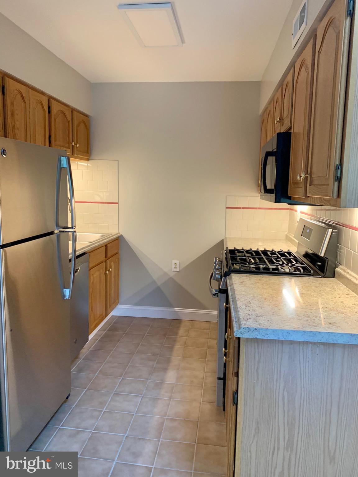 200 North Wayne Avenue, Unit 8 Wayne, PA 19087 - Photo 3 of 5