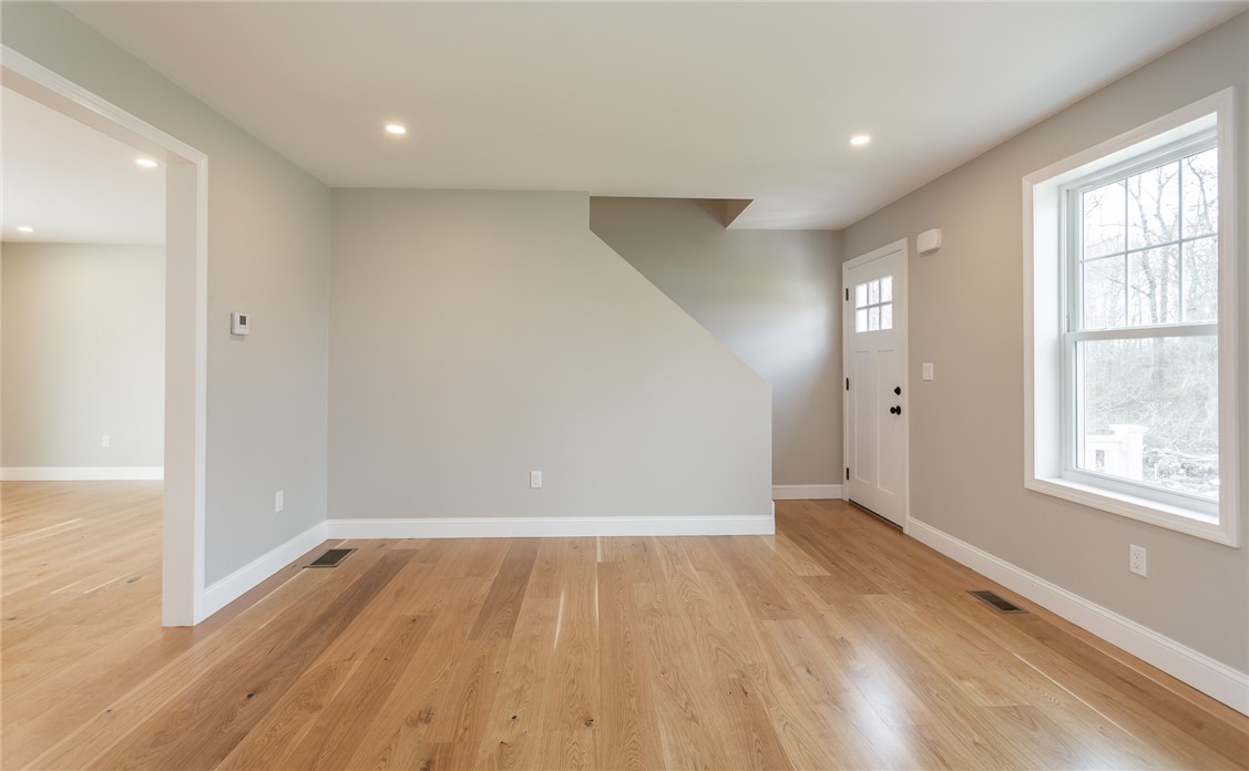 35 Glendale Road Tiverton, RI 02878 - Photo 15 of 47