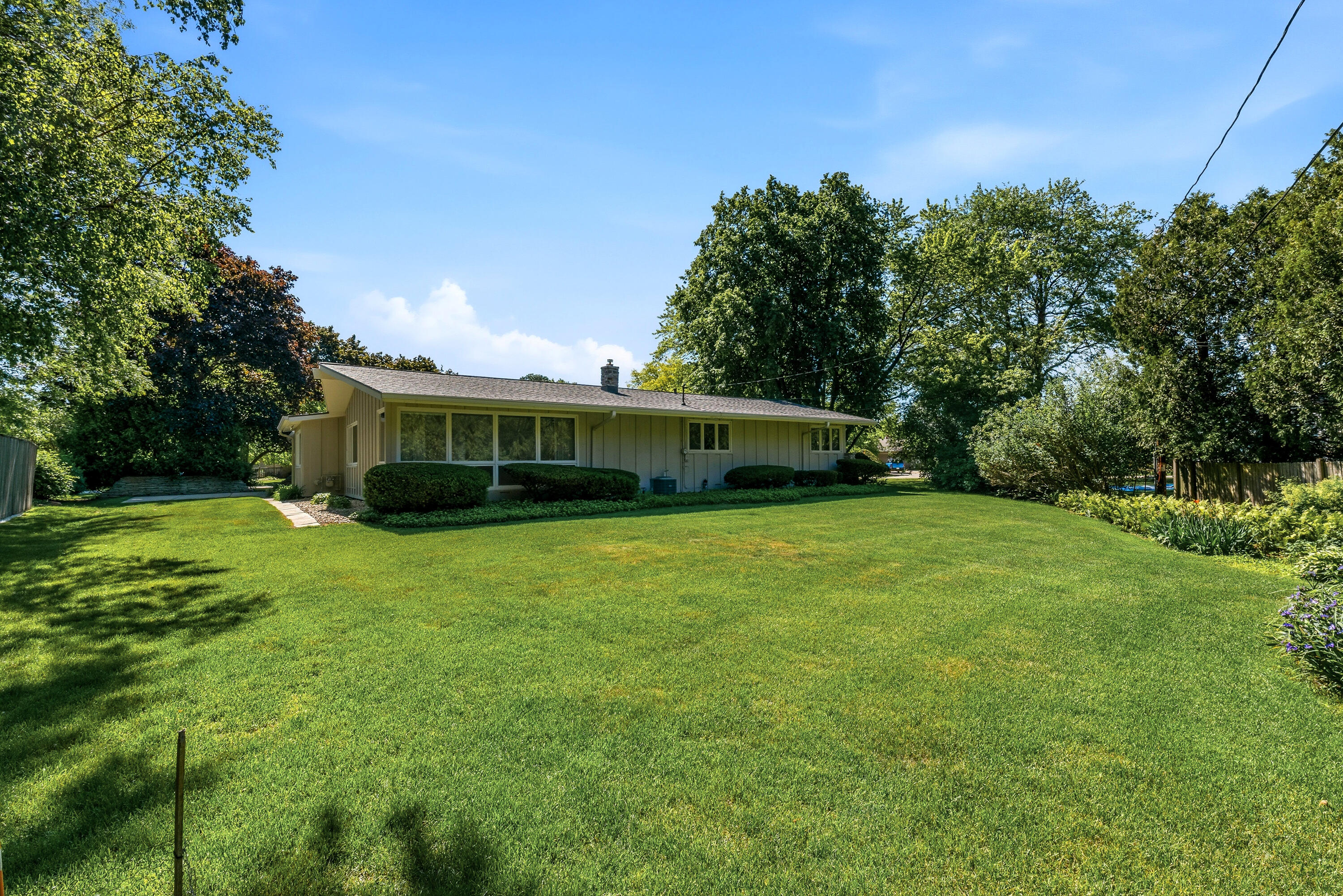 8909 North Maitland Road Bayside, WI 53217 - Photo 33 of 40 backyard