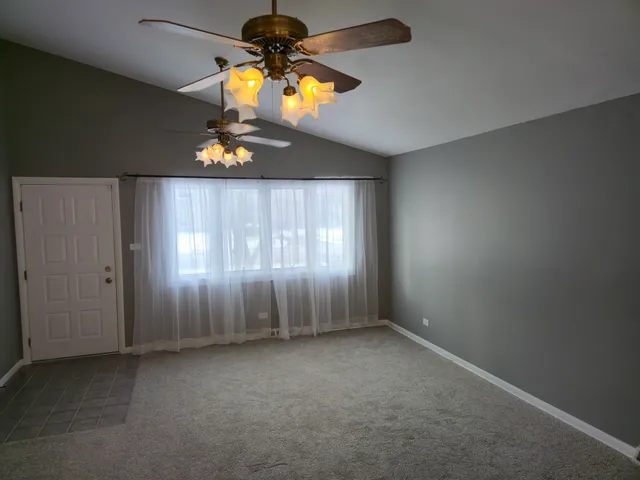 $284,900 | 14927 Kenton Avenue, Midlothian, IL 60445