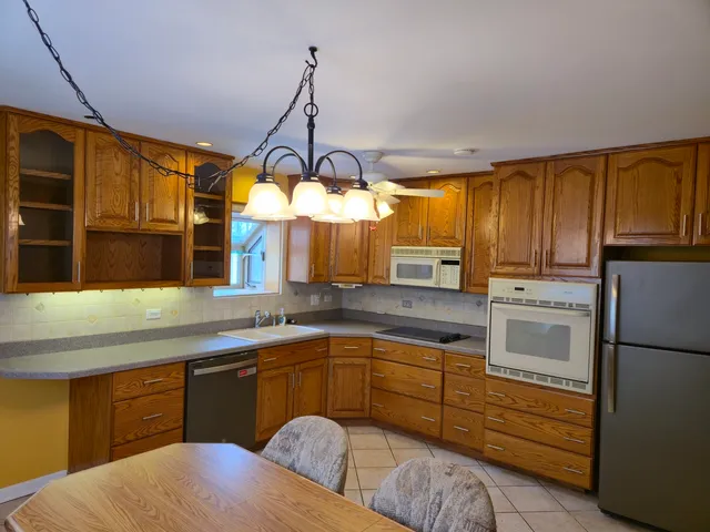 $284,900 | 14927 Kenton Avenue, Midlothian, IL 60445