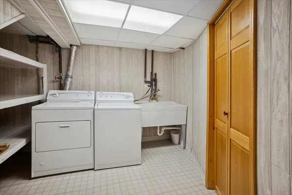 $544,900 | 1820 West Thornwood Lane, Mount Prospect, IL 60056