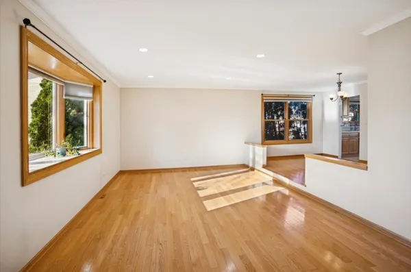 $544,900 | 1820 West Thornwood Lane, Mount Prospect, IL 60056
