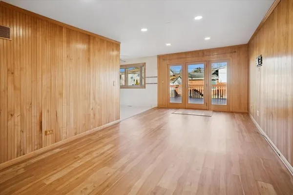 $544,900 | 1820 West Thornwood Lane, Mount Prospect, IL 60056