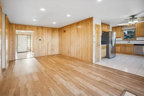 $544,900 | 1820 West Thornwood Lane, Mount Prospect, IL 60056