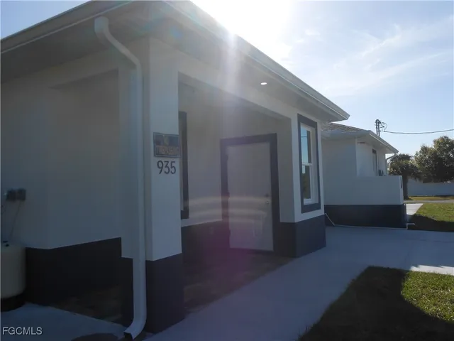 $1,700 | 935 Graystone Avenue, Lehigh Acres, FL 33974