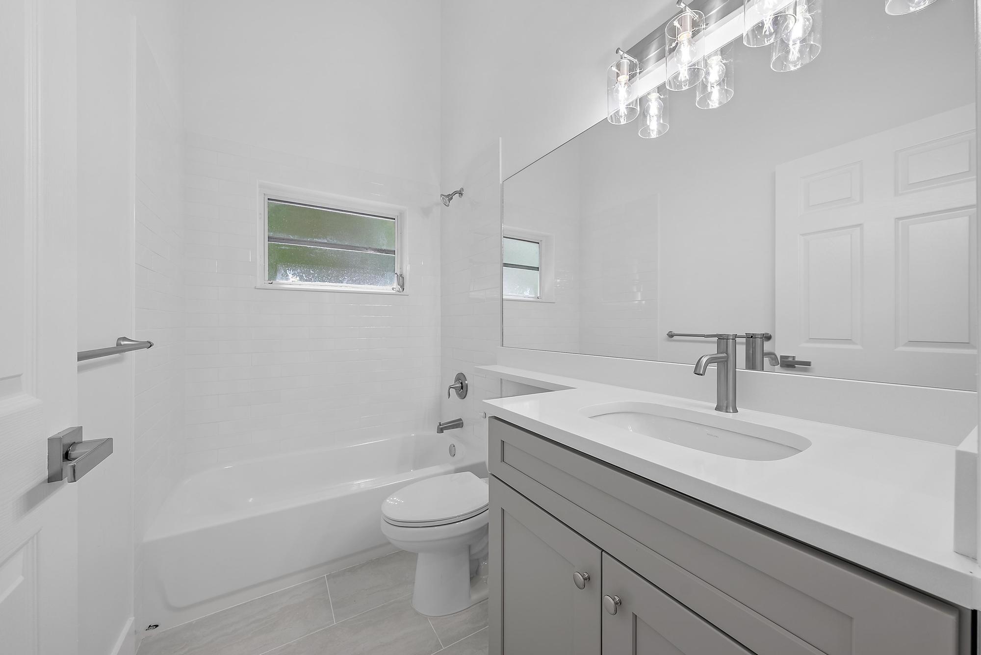 1839 Service Road North Palm Beach, FL 33408 - Photo 12 of 13 Guest Bathroom