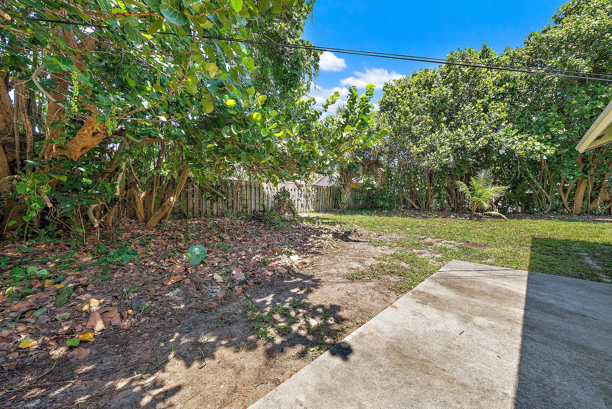 1839 Service Road North Palm Beach, FL 33408 - Photo 13 of 13 Backyard
