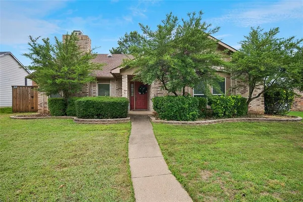 $434,900 | 3017 Newcastle Court, Flower Mound, TX 75028