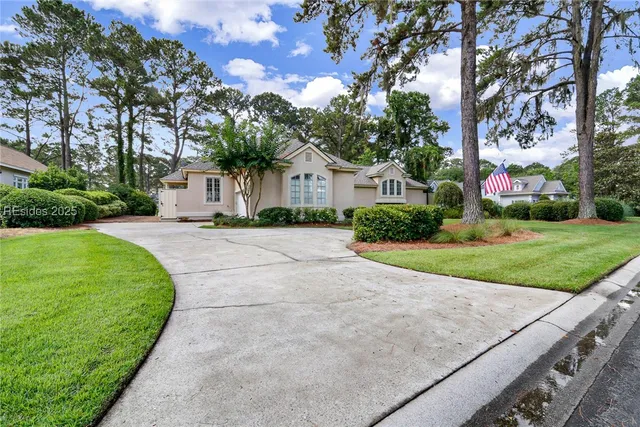 $1,019,000 | 15 Lexington Drive, Bluffton, SC 29910
